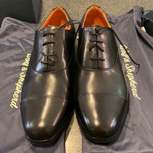 Mens dress shoes. Never worn.